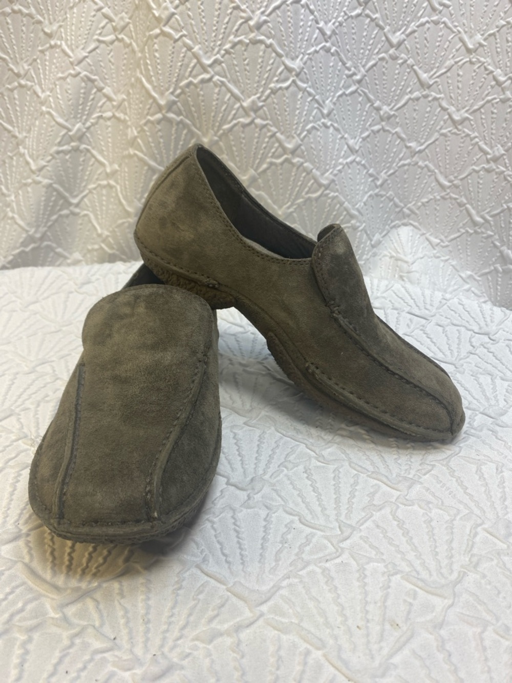 Merrell size 6 Olive Suede Slip-On Loafers comfy arch support casual career